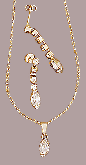 Conjunto de brinco, pingente com pedras de strass e corrente